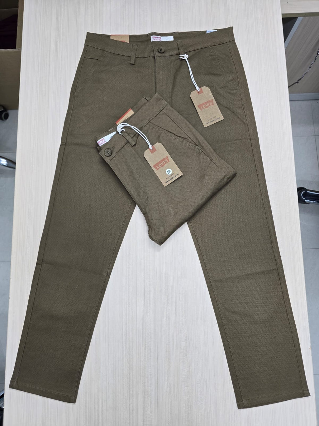 Combo 100% Export Levi's Twill Pant Colour Navy & Olive Green
